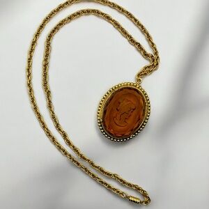 Yesterday’s Treasures Vintage Cameo Necklace‎ Amber Glass Reverse 24” Gold Tone